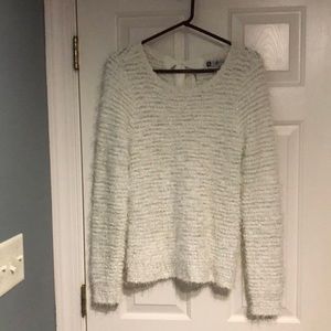 Lady’s Jennifer Lopez sweater